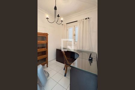 Casa de condomínio à venda com 614m², 4 quartos e 6 vagasQuarto de Serviço