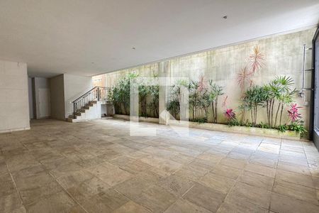 Casa de condomínio à venda com 614m², 4 quartos e 6 vagasGaragem