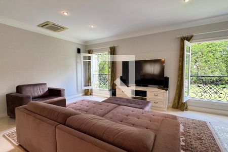 Sala de TV de casa de condomínio à venda com 4 quartos, 614m² em Residencial Morada dos Lagos, Barueri
