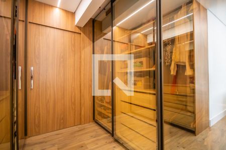 Apartamento à venda com 115m², 2 quartos e 3 vagasCloset da Suíte 1