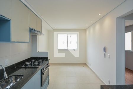 Sala/Cozinha de apartamento à venda com 2 quartos, 32m² em Socorro, São Paulo