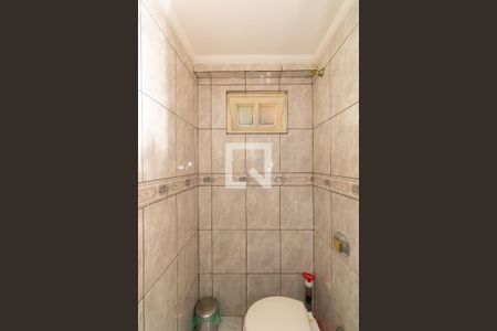 Casa à venda com 310m², 5 quartos e 7 vagasBanheiro de Serviço