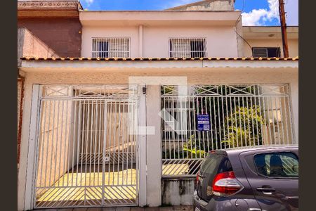 Casa à venda com 310m², 5 quartos e 7 vagasFachada