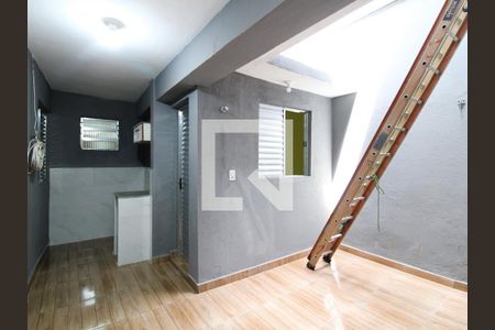 Casa para alugar com 70m², 2 quartos e sem vagaQuintal