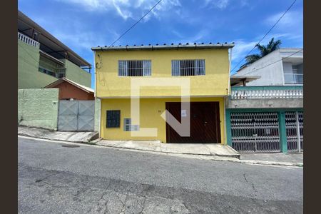 Fachada com plaquinha de casa para alugar com 2 quartos, 60m² em Vila Medeiros, São Paulo