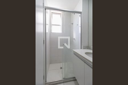 Apartamento à venda com 69m², 3 quartos e 1 vaga Apartamento à venda com 69m², 3 quartos e 1 vagaBanheiro da suíte