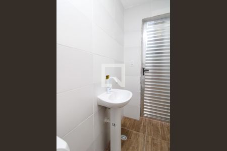 Casa para alugar com 60m², 2 quartos e sem vagaBanheiro