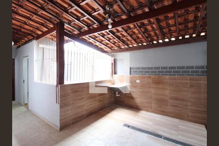 Casa para alugar com 60m², 1 quarto e sem vagaÁrea de Serviço