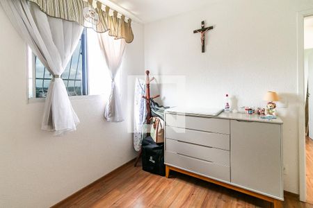 Quarto de apartamento à venda com 2 quartos, 60m² em Caiapos, Contagem