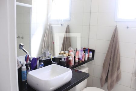 Apartamento à venda com 77m², 3 quartos e 2 vagasBanheiro da Suíte