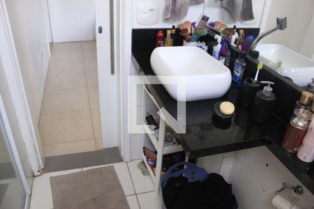 Apartamento à venda com 77m², 3 quartos e 2 vagasBanheiro da Suíte