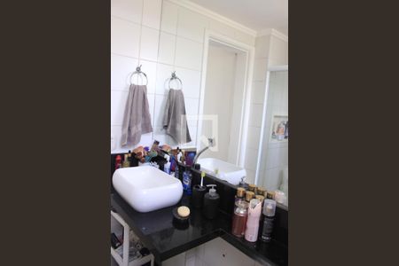 Apartamento à venda com 77m², 3 quartos e 2 vagasBanheiro da Suíte