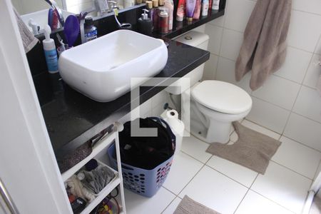 Apartamento à venda com 77m², 3 quartos e 2 vagasBanheiro da Suíte