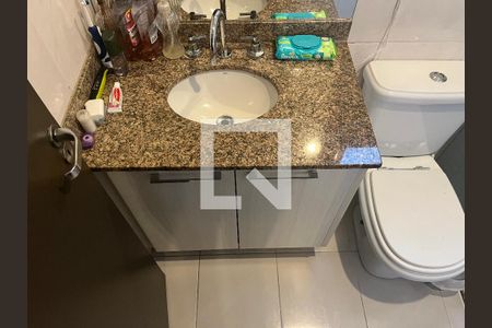 Apartamento à venda com 205m², 3 quartos e 4 vagasBanheiro da Suíte 1