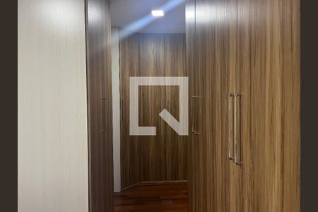 Apartamento à venda com 205m², 3 quartos e 4 vagasCloset da suíte 2