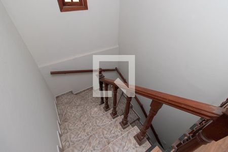 Casa para alugar com 170m², 4 quartos e 2 vagasEscada