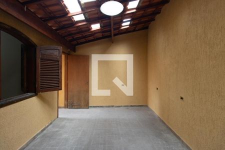 Casa para alugar com 170m², 4 quartos e 2 vagasQuintal