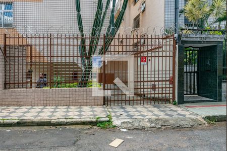 Apartamento à venda com 110m², 3 quartos e 1 vaga Apartamento à venda com 110m², 3 quartos e 1 vagaFachada