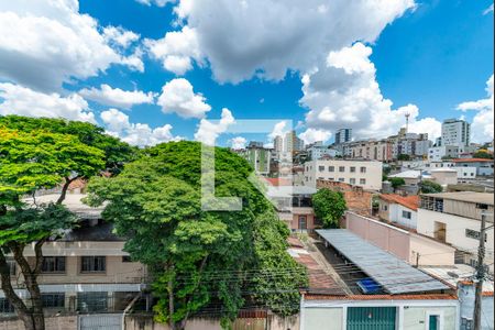 Apartamento à venda com 110m², 3 quartos e 1 vaga Apartamento à venda com 110m², 3 quartos e 1 vagaVaranda