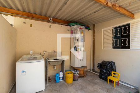 Casa à venda com 120m², 5 quartos e 3 vagasCasa 2 - Área de serviço