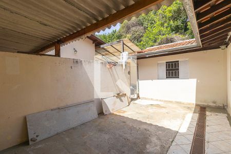 Casa à venda com 120m², 5 quartos e 3 vagasCasa 3 - Quintal e área de serviço