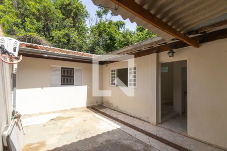 Casa à venda com 120m², 5 quartos e 3 vagasCasa 3 - Quintal e área de serviço