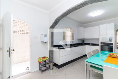 Casa à venda com 320m², 3 quartos e 2 vagas Casa à venda com 320m², 3 quartos e 2 vagasCozinha