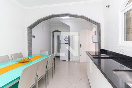 Casa à venda com 320m², 3 quartos e 2 vagas Casa à venda com 320m², 3 quartos e 2 vagasCozinha