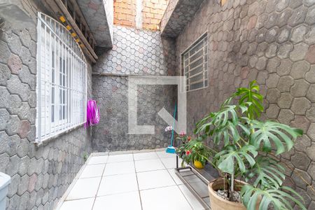 Casa à venda com 320m², 3 quartos e 2 vagas Casa à venda com 320m², 3 quartos e 2 vagasQuintal