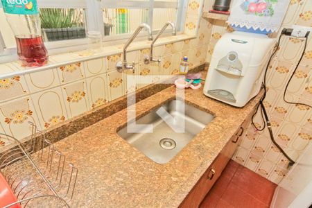 Casa à venda com 250m², 3 quartos e 2 vagas Casa à venda com 250m², 3 quartos e 2 vagasCozinha