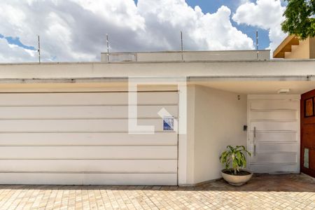 Casa à venda com 600m², 4 quartos e 3 vagasFachada