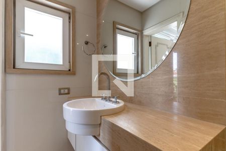 Casa à venda com 600m², 4 quartos e 3 vagasBanheiro do Quarto 2