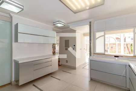 Casa à venda com 600m², 4 quartos e 3 vagasCozinha