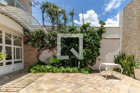 Casa à venda com 600m², 4 quartos e 3 vagasQuintal