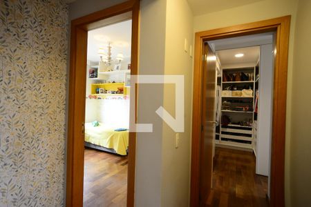 Apartamento à venda com 208m², 4 quartos e 3 vagasCorredor