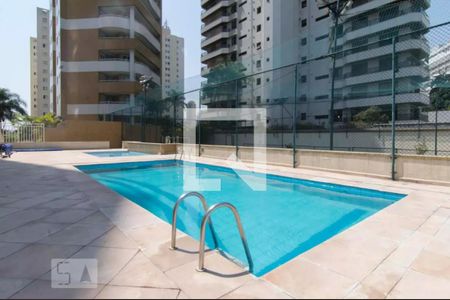 Apartamento à venda com 130m², 3 quartos e 4 vagasPiscina