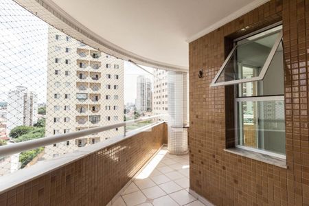 Apartamento à venda com 130m², 3 quartos e 4 vagasVista