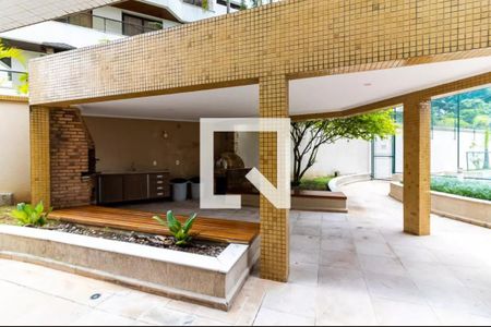 Apartamento à venda com 130m², 3 quartos e 4 vagasChurrasqueira