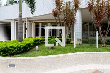 Apartamento à venda com 130m², 3 quartos e 4 vagasFachada