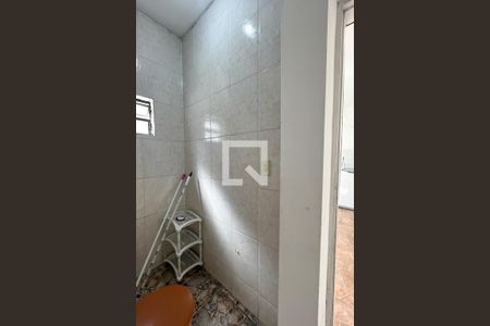 Casa à venda com 466m², 5 quartos e 8 vagasBanheiro de serviço