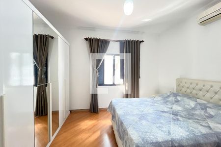 Casa à venda com 466m², 5 quartos e 8 vagasSuíte 2