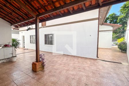 Casa à venda com 466m², 5 quartos e 8 vagasQuintal