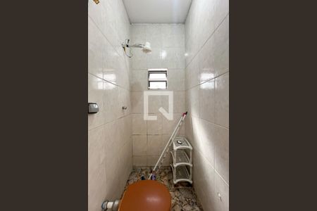 Casa à venda com 466m², 5 quartos e 8 vagasBanheiro de serviço