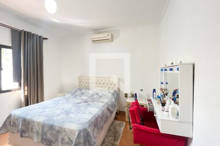 Casa à venda com 466m², 5 quartos e 8 vagasSuíte 2