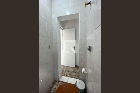 Casa à venda com 466m², 5 quartos e 8 vagasBanheiro de serviço