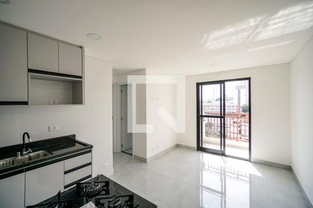 Sala e cozinha de apartamento para alugar com 2 quartos, 38m² em Chácara Santo Antônio (zona Leste), São Paulo