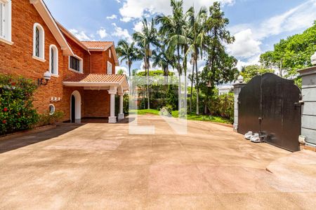 Casa à venda com 1355m², 4 quartos e NaN vagasQuintal