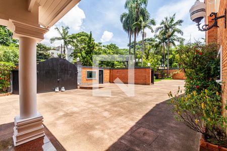 Casa à venda com 1355m², 4 quartos e NaN vagasQuintal