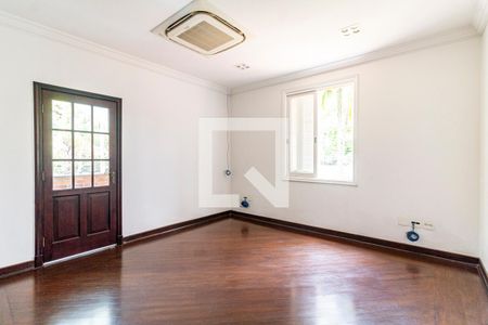 Casa à venda com 1355m², 4 quartos e NaN vagasSuíte 3