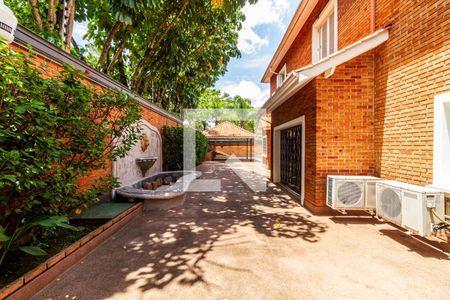 Casa à venda com 1355m², 4 quartos e NaN vagasQuintal